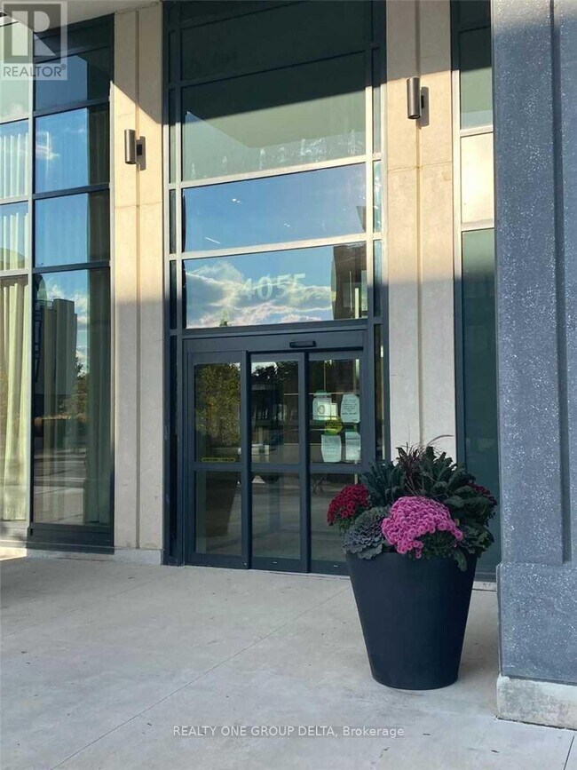 Photo du bâtiment - 4055-4055 Parkside Village Dr