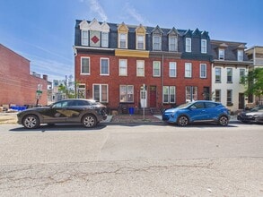 Building Photo - 916 Green St
