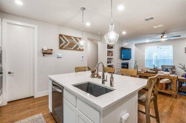 Foto del edificio - 1814 Granite Falls Ct