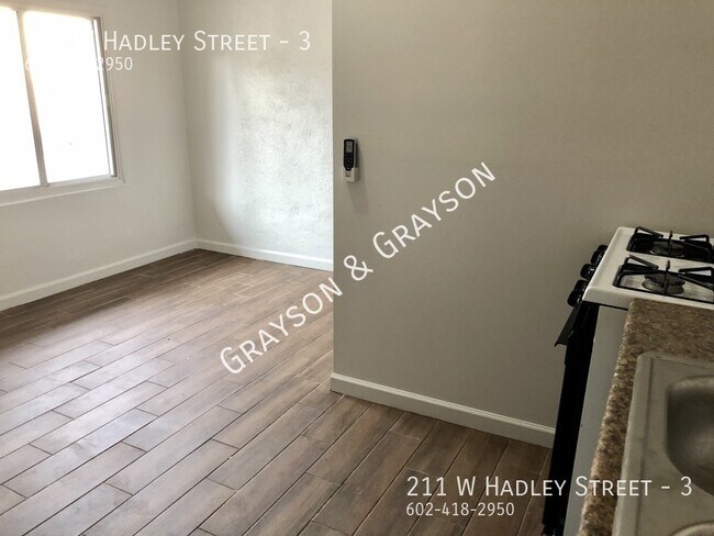 Foto del edificio - 211 W Hadley St