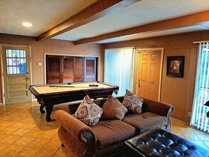 Building Photo - 1351 Janis Dr