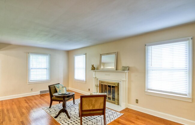 Foto del edificio - 2418 Manchester Rd