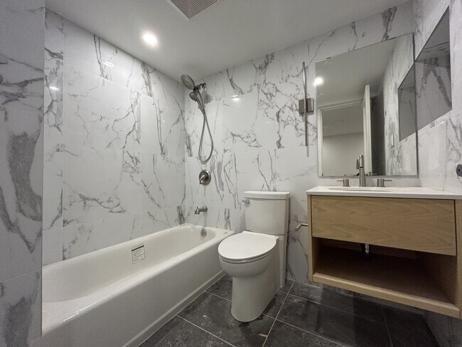 Foto del edificio - 251 45th St