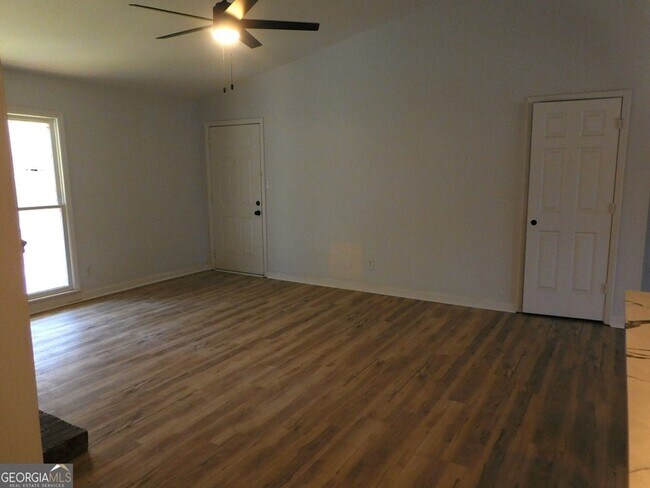 Foto del edificio - 1286 Britain Dr NW