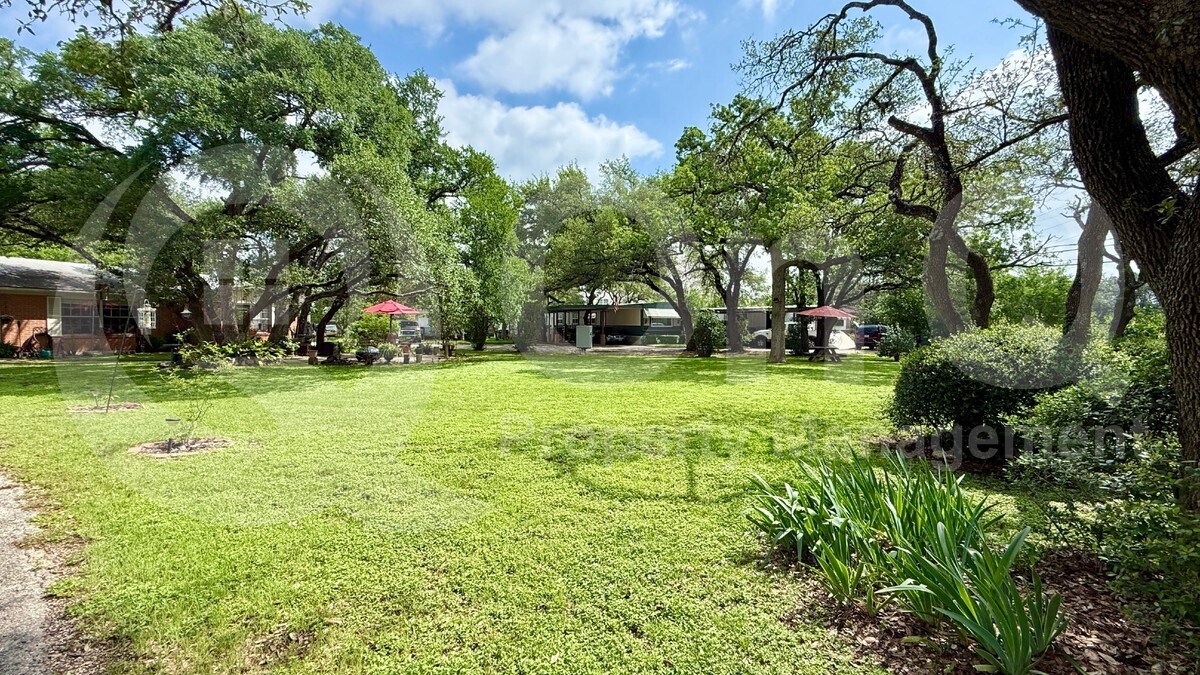 Foto del edificio - 6402 McNeil Dr
