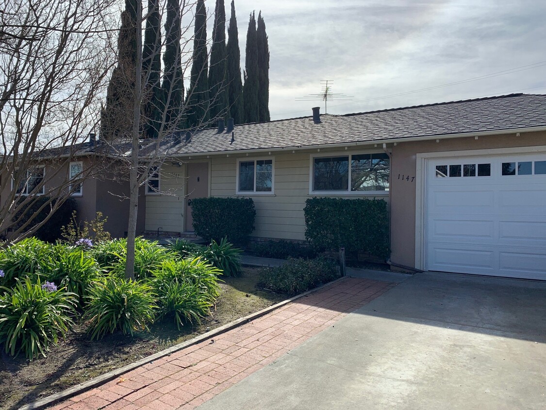 1147 Cuesta Dr, Mountain View, CA 94040 House Rental in Mountain View