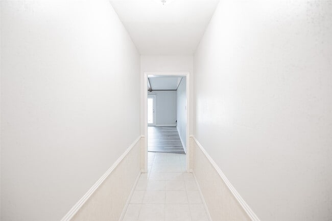 Building Photo - 3050 Orange St