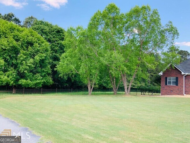 Building Photo - 128 Russell Dr