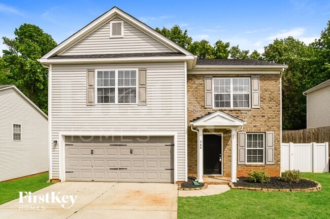 Building Photo - 546 River View Dr