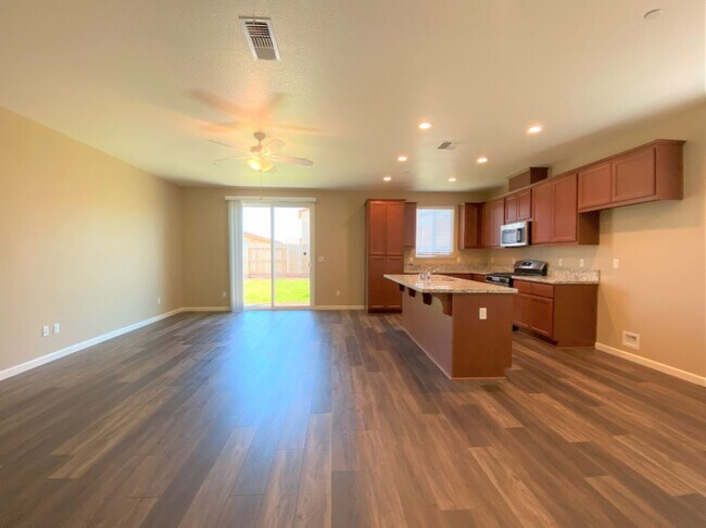 Building Photo - 4422 Andrea Dr