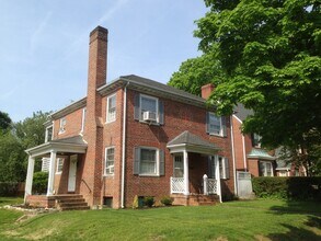 Building Photo - 4201 Bromley Ln