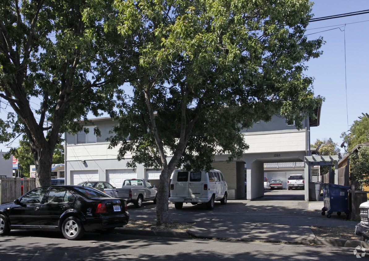 Building Photo - 1355 Arguello St