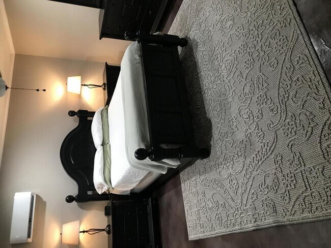 Building Photo - 14839 Seven L Trail, Unit B