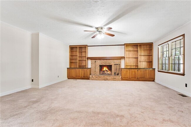 Foto del edificio - 2408 Pinkney Dr