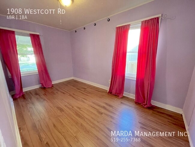 Photo du bâtiment - COZY 4 BED/1 BATH - EAST WINDSOR - PLUS HY...