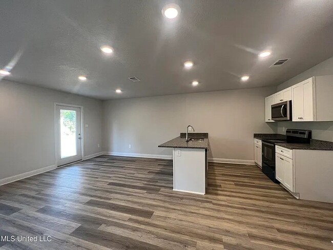 Foto del edificio - Charming 4BR House in Biloxi