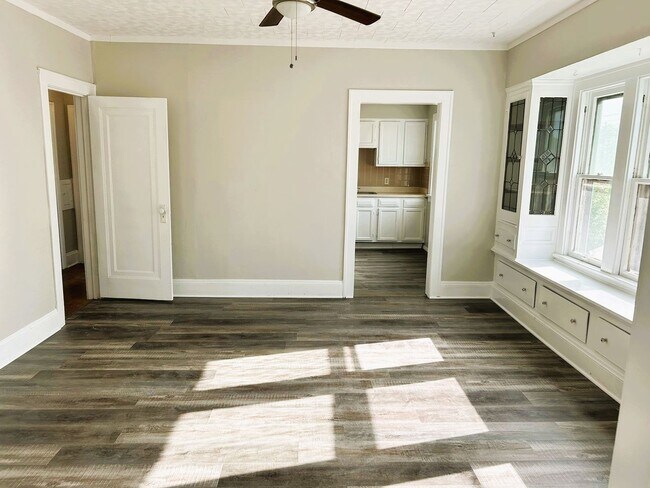 Foto del edificio - 11120 Wadsworth Ave