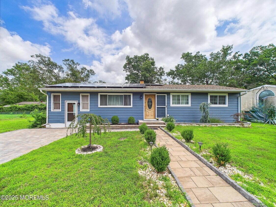 Primary Photo - 2668 Midway Ave