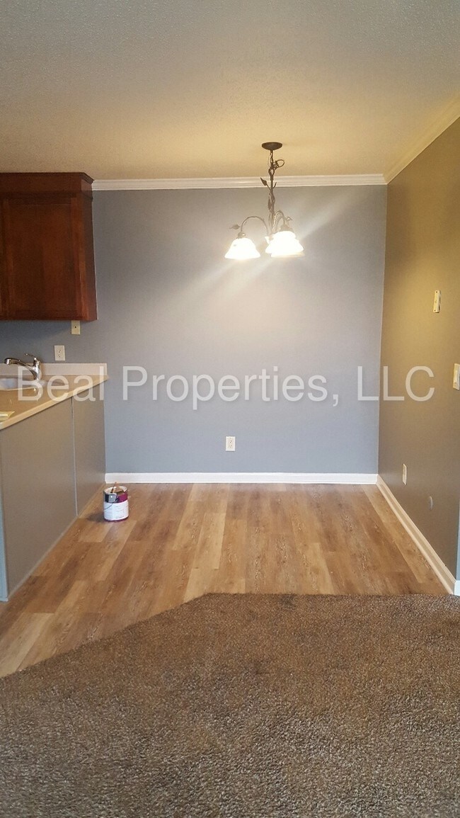 Foto del edificio - 612 John Anderson Ct