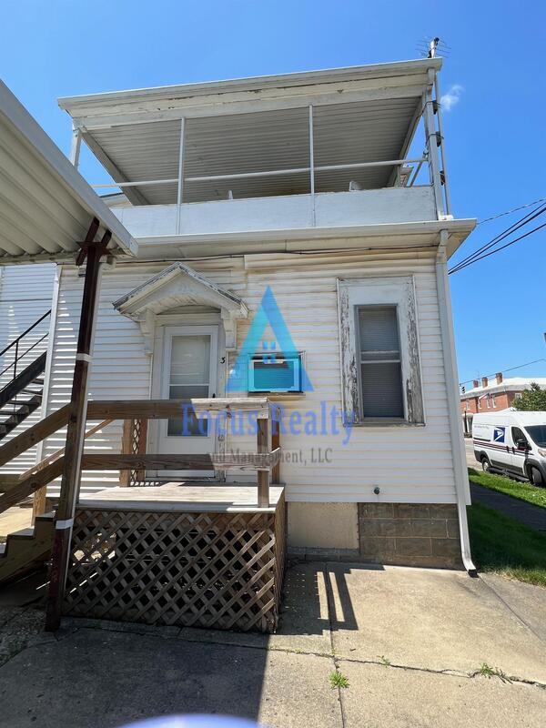 338 N Columbus St Unit 3, Lancaster, OH 43130 Condo for Rent in