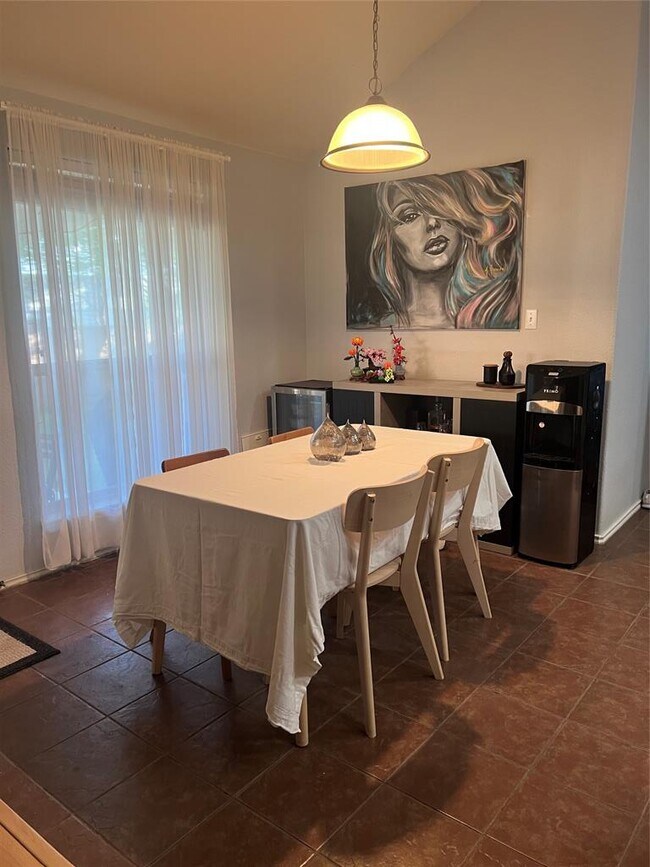 Foto del edificio - 4405 S Summercrest Loop