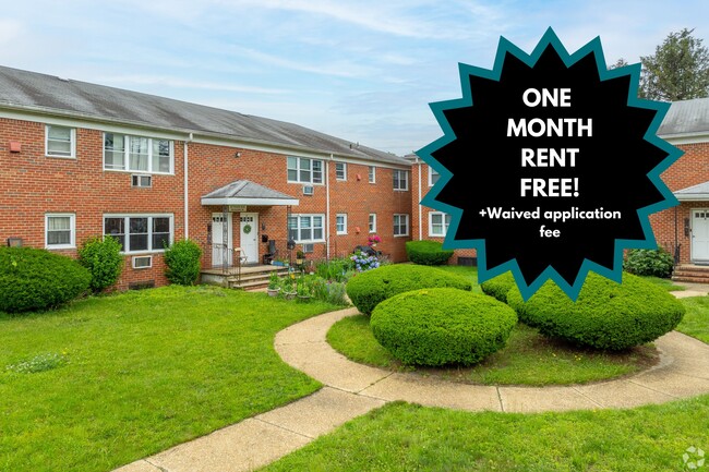 Building Photo - Pinewood Apartments