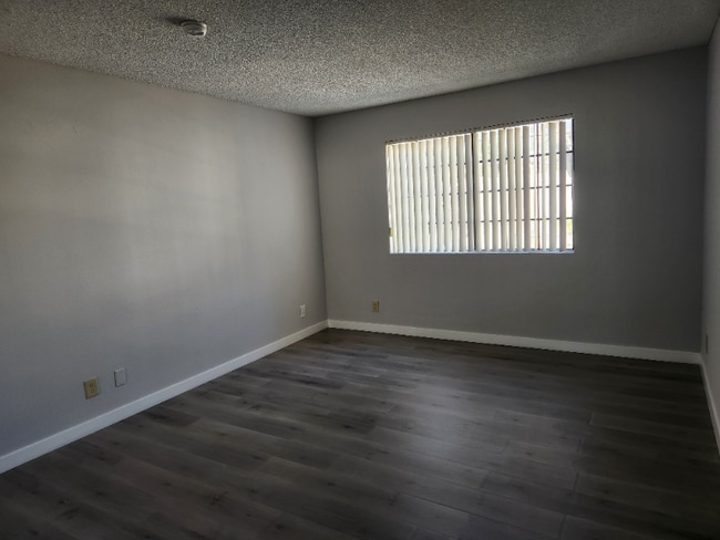 Foto del edificio - 755 N Sweetzer Ave