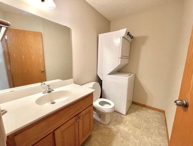 Foto del edificio - 2 Bedroom, 1.5 Bath Town Home