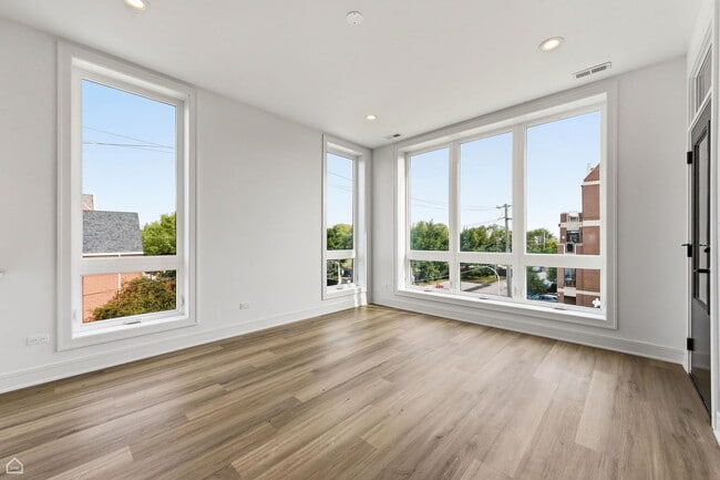 Foto del edificio - 3902 S Lake Park Ave