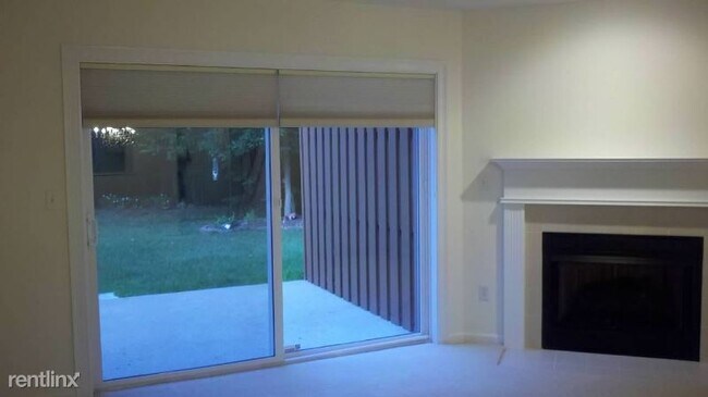Foto del edificio - 2 br, 1.5 bath Condo - 148 Summerhill Rd