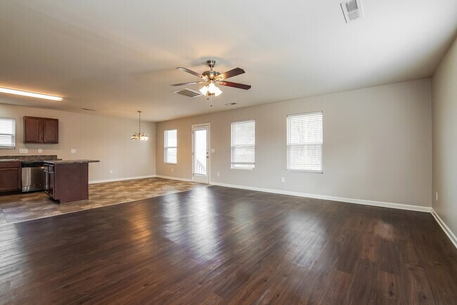 Building Photo - 52 Badger Pass Dr