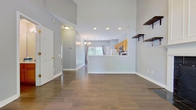 Building Photo - 838 Autumn Rain Ln