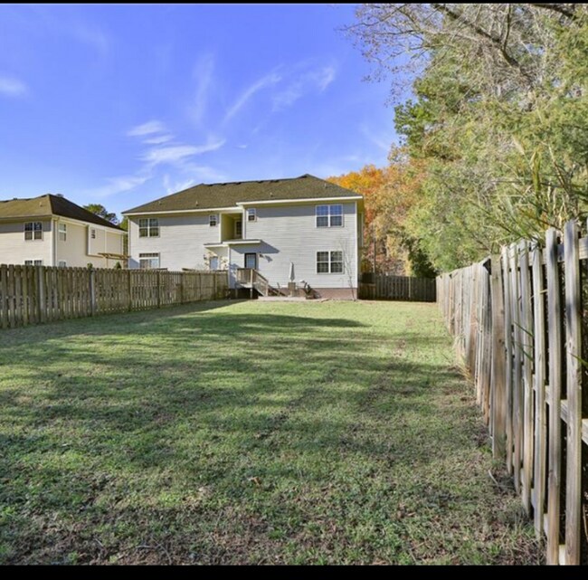 Foto del edificio - 318 Snowberry Ln