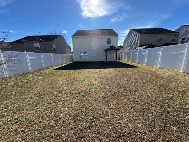 Foto del edificio - 291 Ranlo Ave