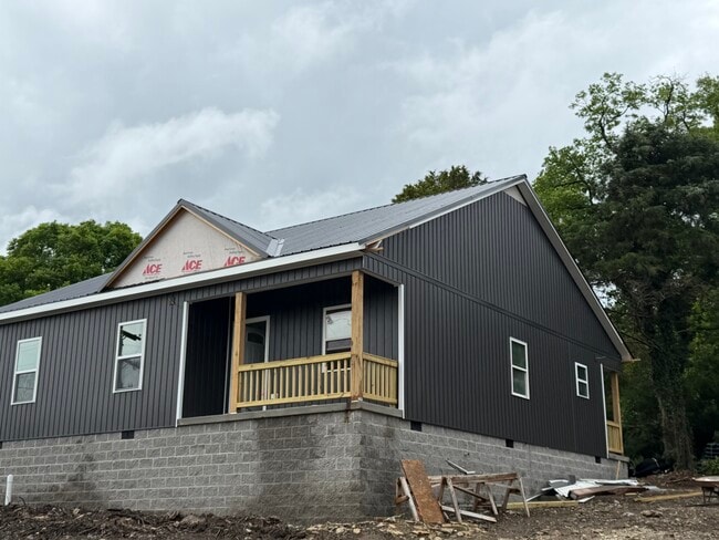 Building Photo - 503 Edison St W