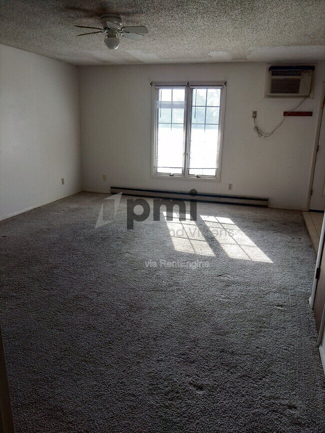 Building Photo - 1305 18th St