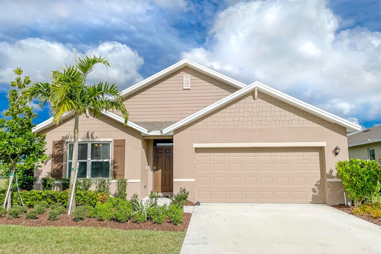 Foto principal - 9767 Triton Way