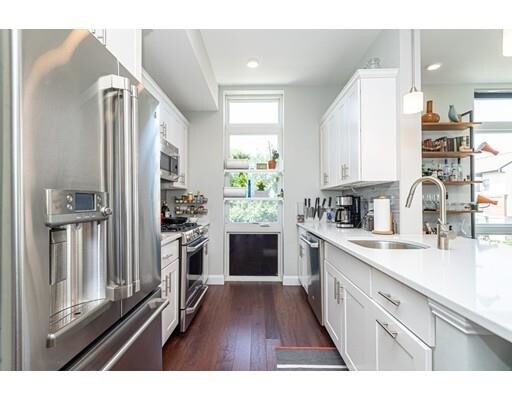 Primary Photo - 170 W Broadway