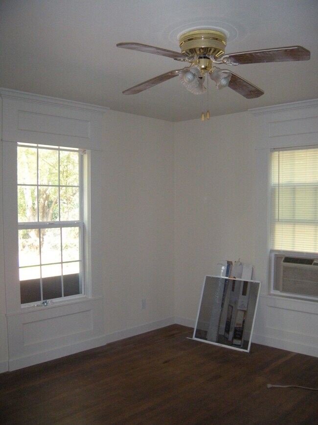 Building Photo - CUTEST COTTAGE IN ROSEDALE - 2BD 1BA $2100