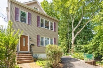 Building Photo - 34 Fairview Pl