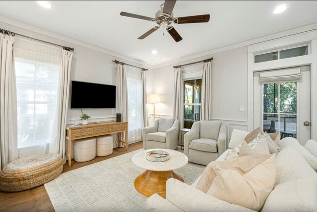 Building Photo - 587 Patina Blvd