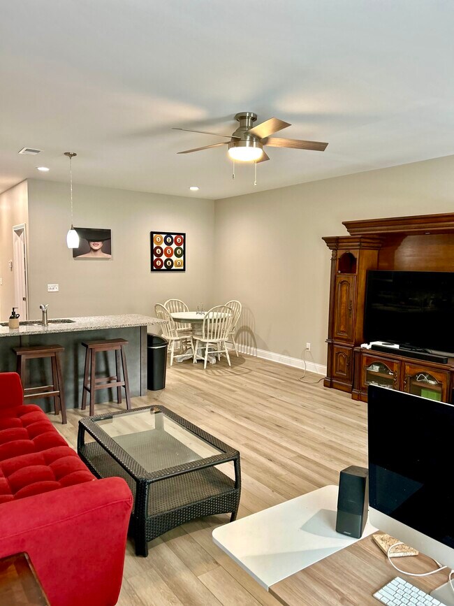 Foto del edificio - 196 Fairway Ln