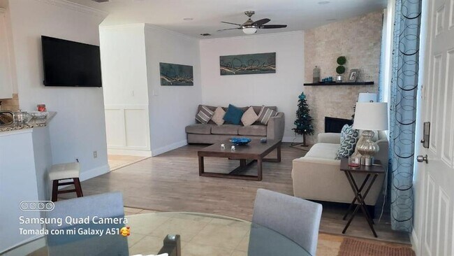 Foto del edificio - 3709 Edwards Dr