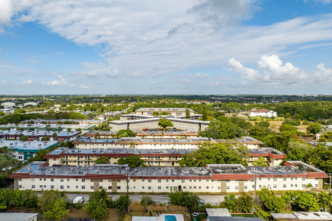 Building Photo - Bristol Court