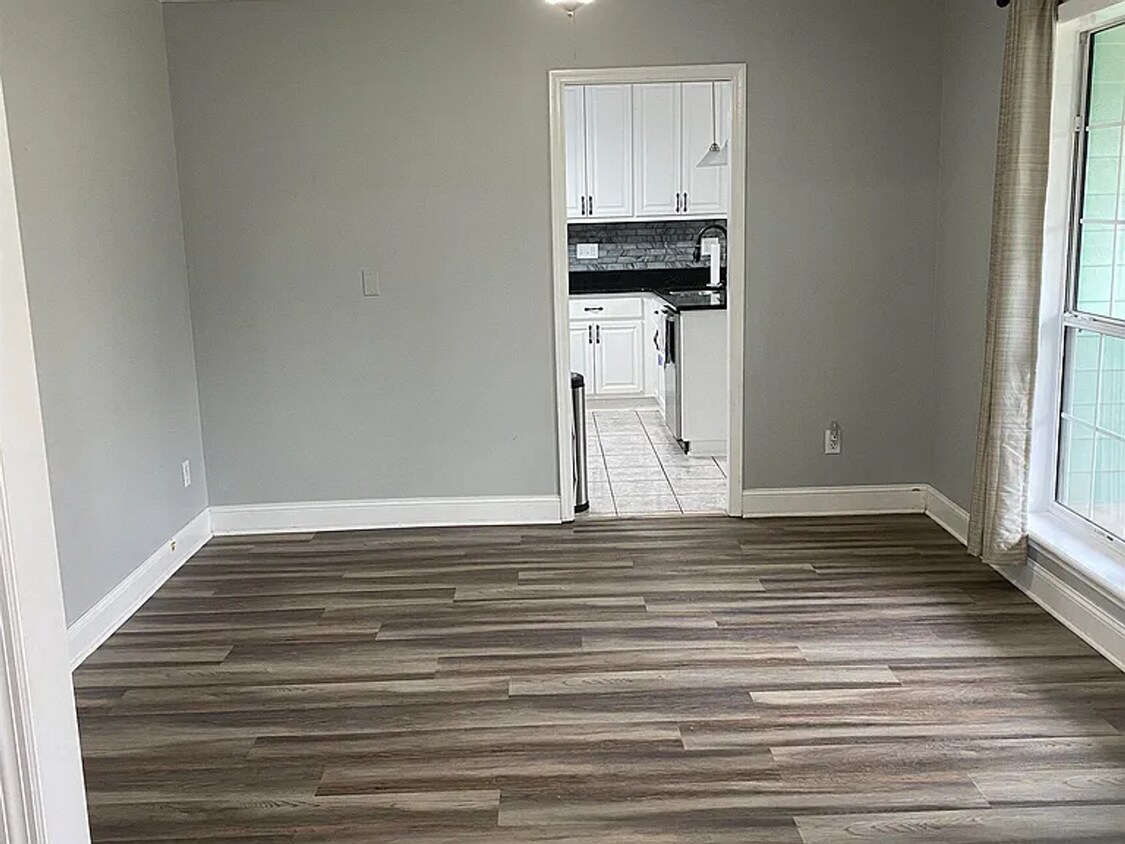 Foto principal - 3/2.5 bath home with large yard!