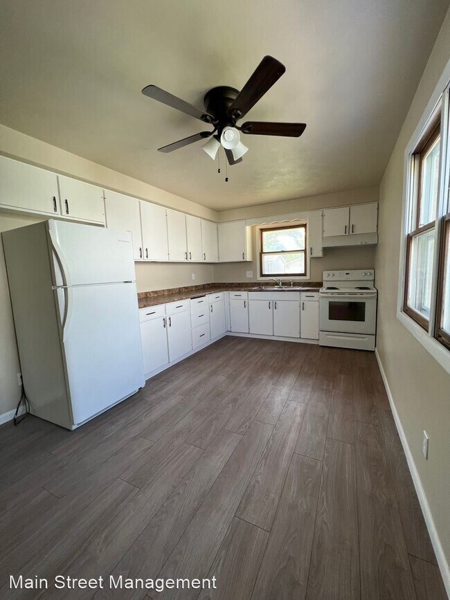 Building Photo - 2 br, 1 bath House - 1212 E Sylvan Ave.