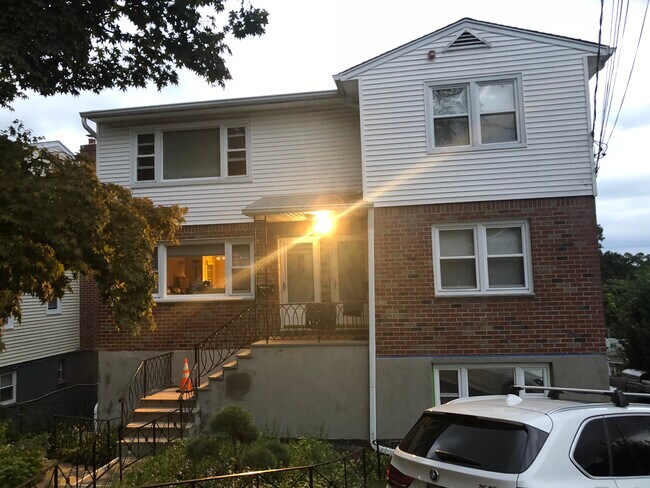 Photo - 178 Vernon Ave Townhome