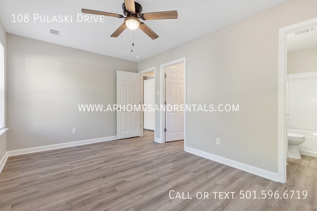 Foto del edificio - 108 Pulaski Dr