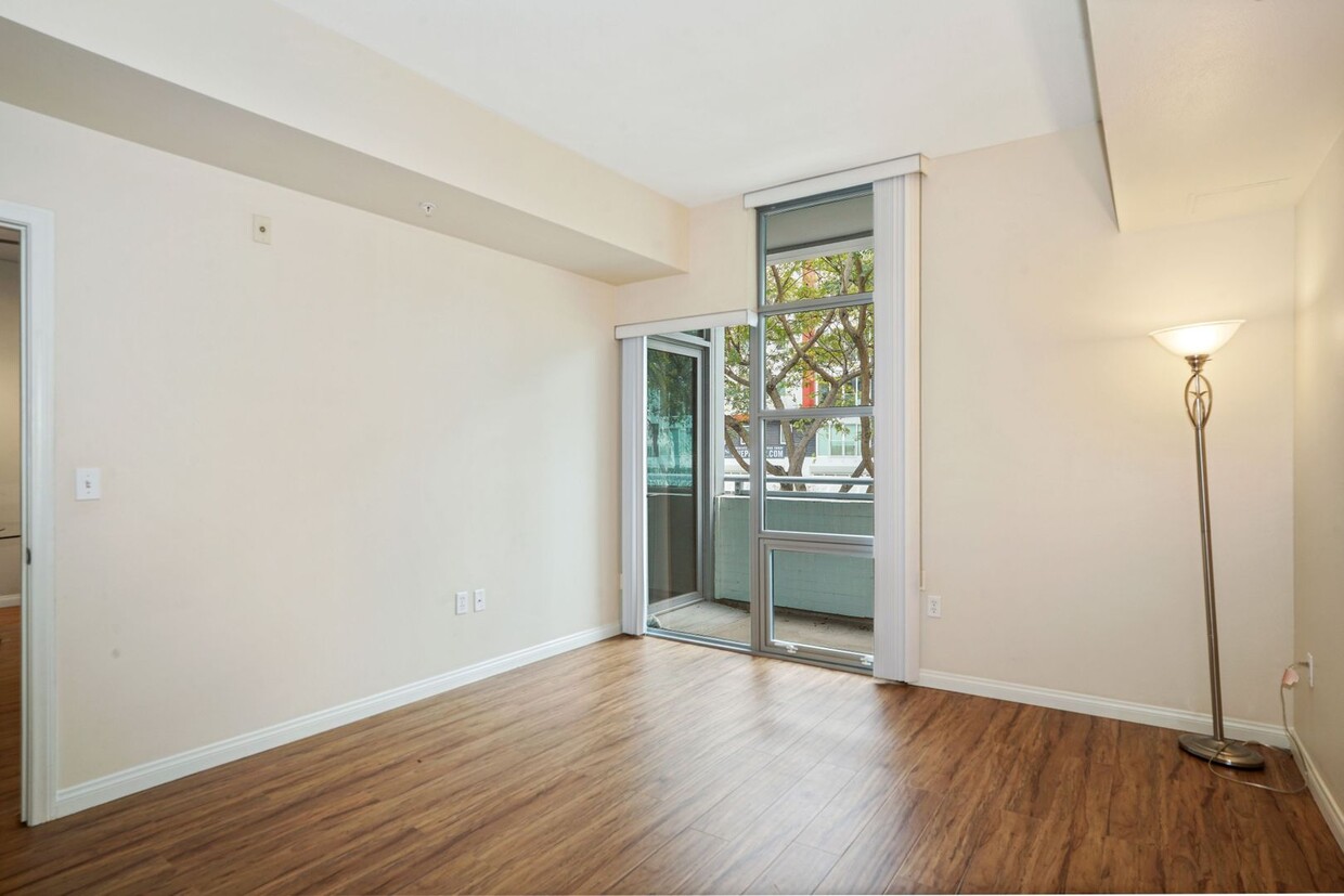 Foto principal - Gorgeous open, supersized 1/BR features a ...