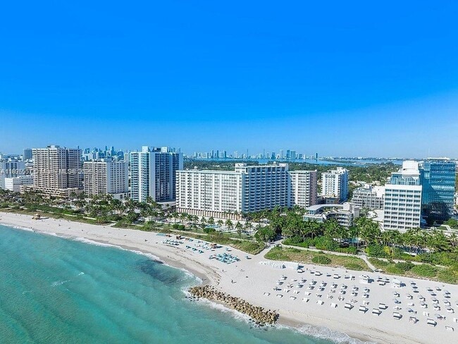 Building Photo - 2899 Collins Ave